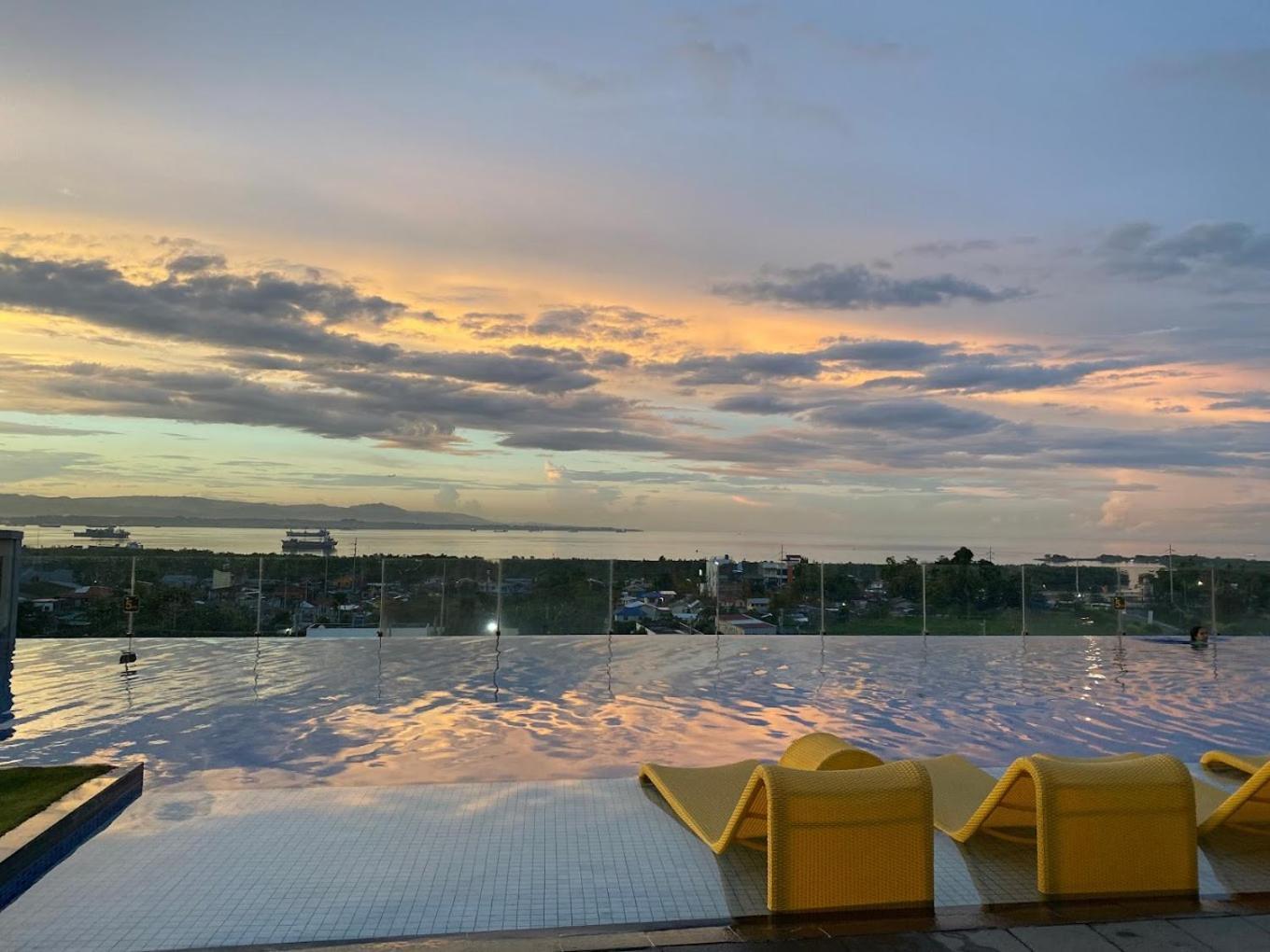 Mactan Newtown 8 Boulevard Deluxe Punta Engaño Exterior foto