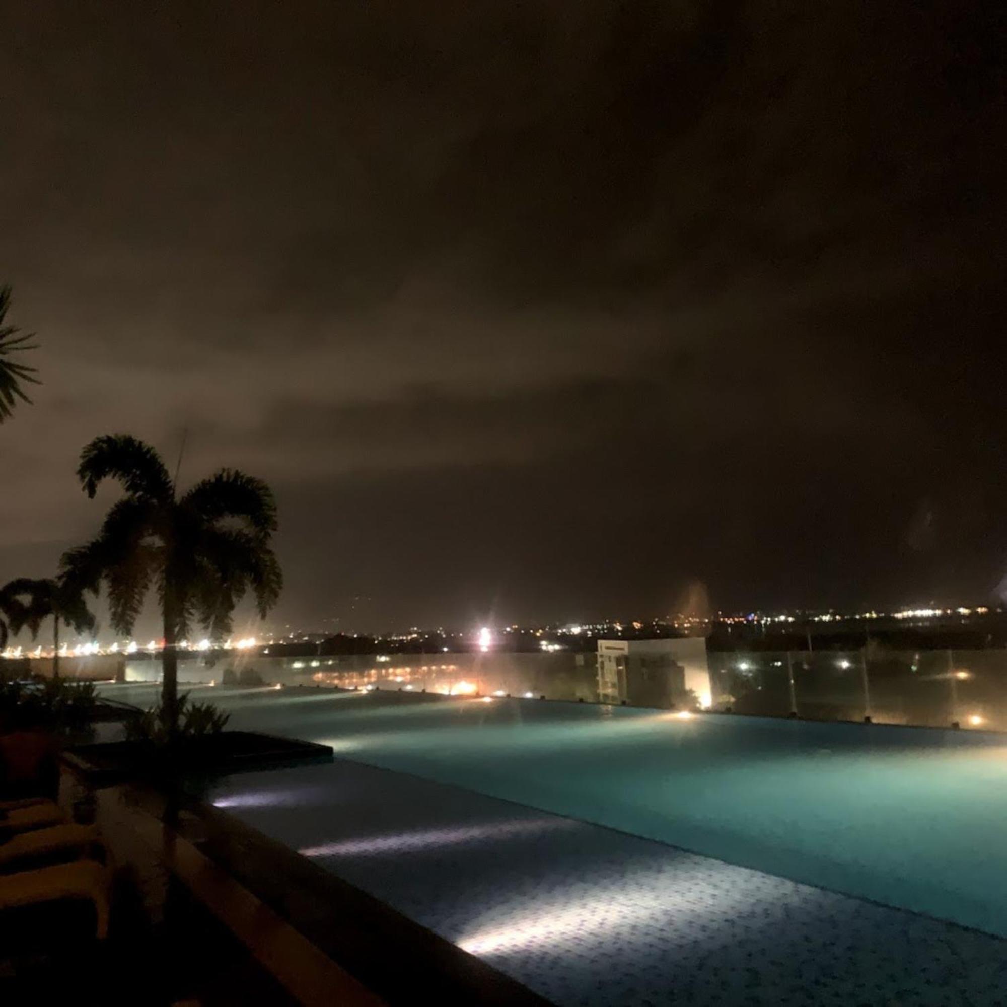 Mactan Newtown 8 Boulevard Deluxe Punta Engaño Exterior foto